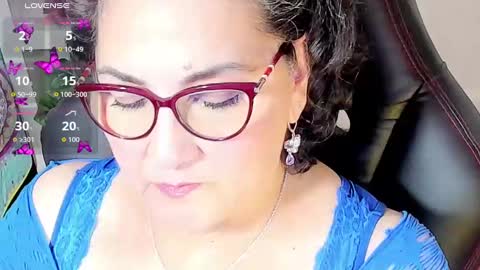 Snapshot of cataleya_mom_ chatting on 10-20-25, 04:13 cataleya online show from 10-20-25, 04:13