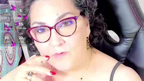 Snapshot of cataleya_mom_ chatting on 10-21-25, 03:02 cataleya online show from 10-21-25, 03:02