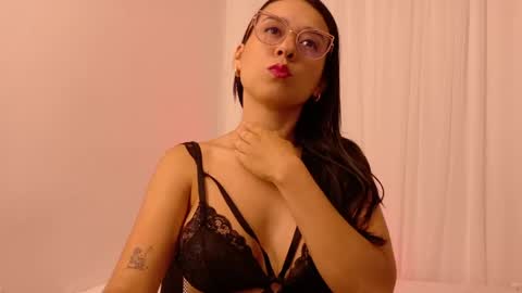Snapshot of cataleya_rosse1996 chatting on 05-11-26, 09:01 Cataleya online show from 05-11-26, 09:01