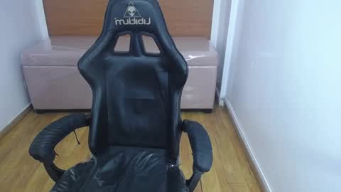 Snapshot of catalina25_t chatting on 09-23-25, 08:01 catalina25_t online show from 09-23-25, 08:01