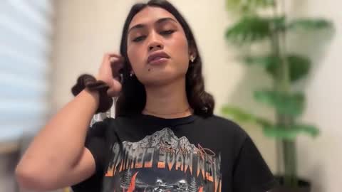 catalina2605 online show from 11-25-25, 11:38