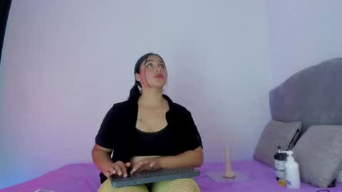 Snapshot of catalina_bustos chatting on 09-24-25, 04:05 Catalina bustos online show from 09-24-25, 04:05