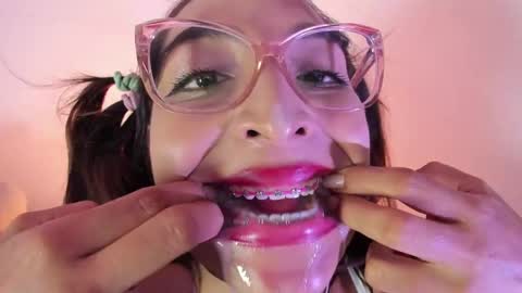 Cata  Monday- Saturday   On line at 0100pm-0700pm online show from 09-20-25, 06:09