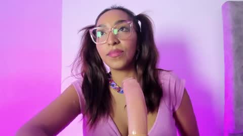 Cata  Monday- Saturday   On line at 0100pm-0700pm online show from 04-22-26, 08:21