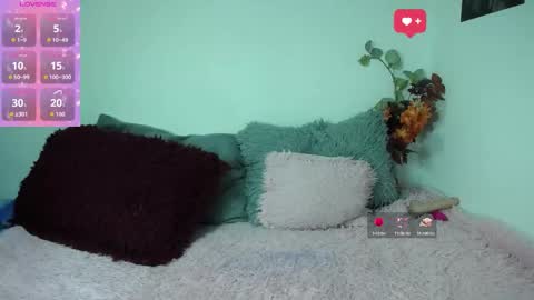 Catalina   online show from 10-23-25, 03:06