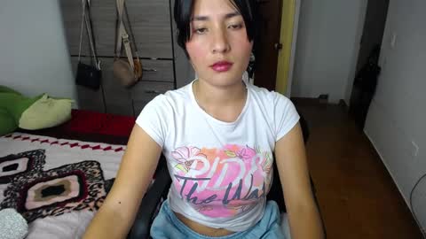 Snapshot of catalinahounn chatting on 02-18-25, 03:10 catalinahounn online show from 02-18-25, 03:10