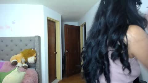 Snapshot of catalinahounn chatting on 03-03-25, 09:59 catalinahounn online show from 03-03-25, 09:59