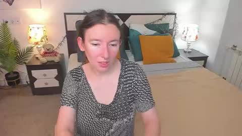 Catrin online show from 10-10-25, 07:40