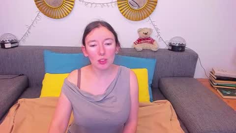 Catrin online show from 11-23-25, 03:06