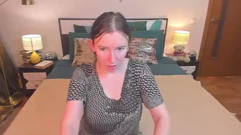 Catrin online show from 12-17-25, 03:56