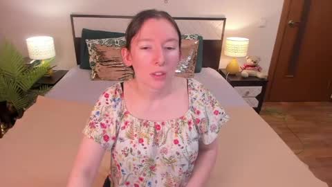 Catrin online show from 04-24-26, 04:48