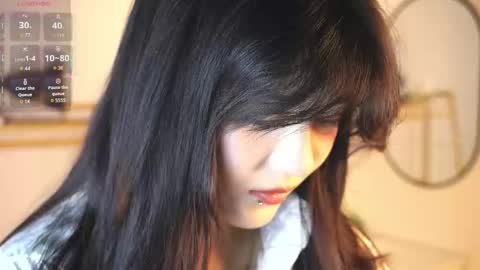 Snapshot of catheryneells chatting on 12-14-25, 04:12 Lee online show from 12-14-25, 04:12