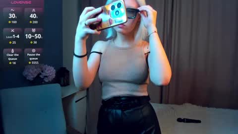 Mia online show from 03-21-26, 11:04