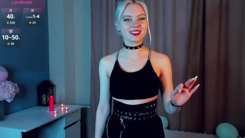 Mia online show from 04-04-26, 11:08