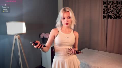 Mia online show from 04-08-26, 11:10