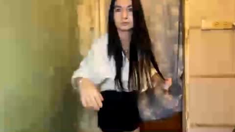 Lola online show from 12-17-25, 09:10