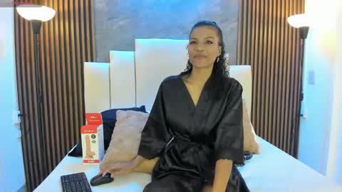 Snapshot of catiusca_reyes_03 chatting on 11-27-25, 02:08 catiusca_reyes_03 online show from 11-27-25, 02:08