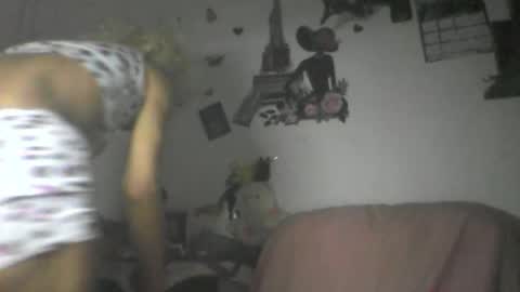 Snapshot of catrina_love chatting on 12-23-25, 12:08 catrina online show from 12-23-25, 12:08