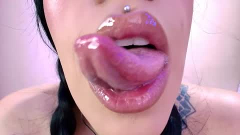 Cattleya online show from 04-21-26, 05:58