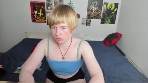 cattie_w_ online show from 04-28-26, 02:27