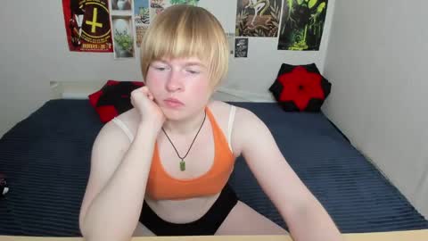Snapshot of cattie_w_ chatting on 05-27-26, 01:57 cattie_w_ online show from 05-27-26, 01:57