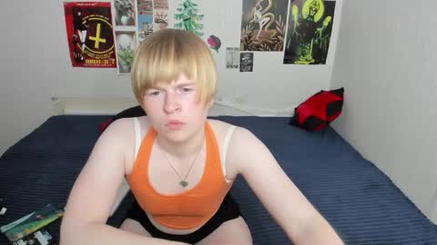 Snapshot of cattie_w_ chatting on 05-29-26, 01:14 cattie_w_ online show from 05-29-26, 01:14
