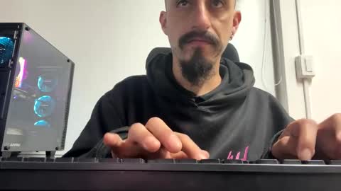 Snapshot of cayu_frensh94 chatting on 12-13-24, 01:04 cayu_frensh94 online show from 12-13-24, 01:04