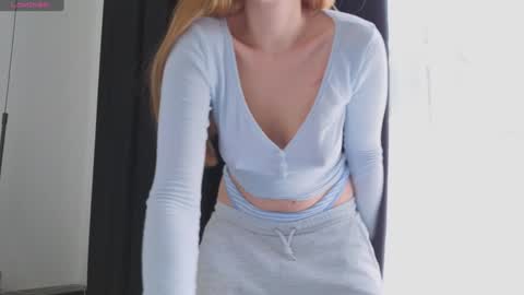 Folow my instagram cuteback7272 and onlyfans cbhotblonde1 online show from 11-14-25, 07:29