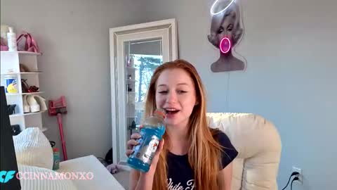 Ccinnamon online show from 11-24-25, 08:08