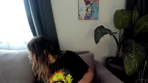 Snapshot of ccuteass chatting on 01-13-25, 01:49 ccuteass online show from 01-13-25, 01:49