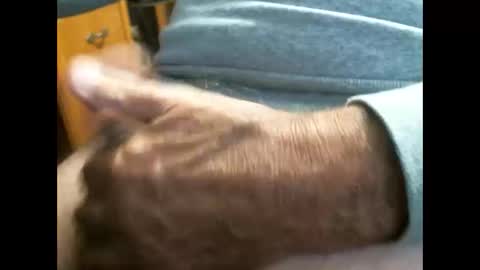 Snapshot of cczt154 chatting on 10-28-25, 09:17 CCzt154 online show from 10-28-25, 09:17