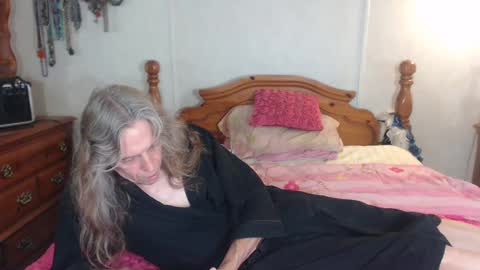 Snapshot of cdsextoy1 chatting on 10-08-25, 10:24 Jackie online show from 10-08-25, 10:24