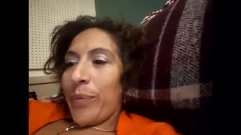 Snapshot of cece_vibez chatting on 10-17-25, 07:55 cece_vibez online show from 10-17-25, 07:55