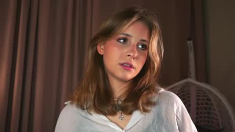 Lina  online show from 05-02-26, 07:30