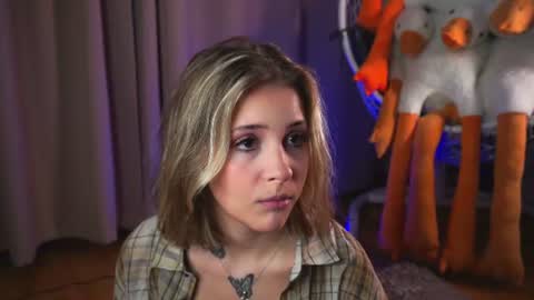 Snapshot of ceceliapidcock chatting on 06-19-26, 07:17 Lina online show from 06-19-26, 07:17