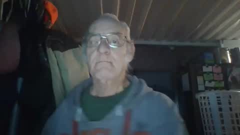 Snapshot of cef539 chatting on 11-08-25, 05:40 Chuck online show from 11-08-25, 05:40