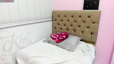 Snapshot of celeste_cortes chatting on 02-08-25, 09:04 Celeste online show from 02-08-25, 09:04