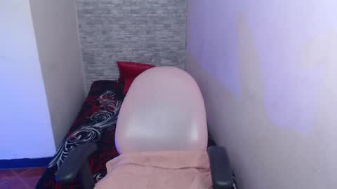 Snapshot of celeste_fioree chatting on 10-31-25, 07:37 celeste_fioree online show from 10-31-25, 07:37