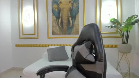 Snapshot of celeste_hatman chatting on 04-28-26, 02:10 C E L E S T E online show from 04-28-26, 02:10