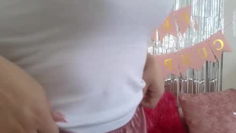 Snapshot of celeste_shinny chatting on 01-06-26, 03:27 celeste_shinny online show from 01-06-26, 03:27