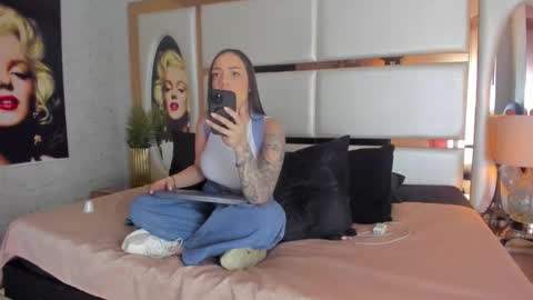 celeste_starsss online show from 11-07-25, 09:04