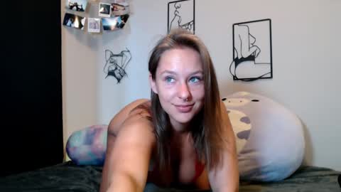 Snapshot of celeste_xxoo chatting on 10-01-25, 01:17 celeste_xxoo online show from 10-01-25, 01:17