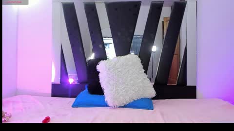 Mariana online show from 04-09-26, 04:01