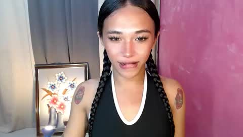 Snapshot of celestial_joannah chatting on 11-20-25, 05:01 merry joannah online show from 11-20-25, 05:01