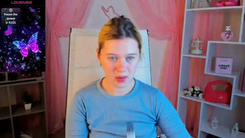 Snapshot of celestinemauriac chatting on 06-08-26, 07:36 your cute kitty online show from 06-08-26, 07:36
