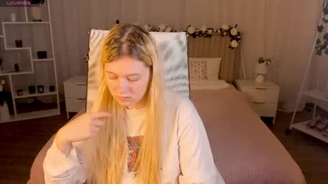 Snapshot of celestinemauriac chatting on 06-13-26, 06:28 your cute kitty online show from 06-13-26, 06:28