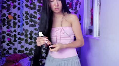 Snapshot of celestinepurple chatting on 12-14-24, 10:50 Celestineeeeee online show from 12-14-24, 10:50