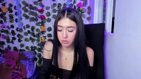 Snapshot of celestinepurple chatting on 12-20-24, 11:05 Celestineeeeee online show from 12-20-24, 11:05