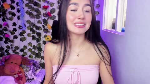 Snapshot of celestinepurple chatting on 12-28-24, 05:25 Celestineeeeee online show from 12-28-24, 05:25