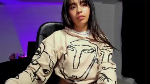 Snapshot of celestinepurple chatting on 03-10-25, 06:27 Celestineeeeee online show from 03-10-25, 06:27